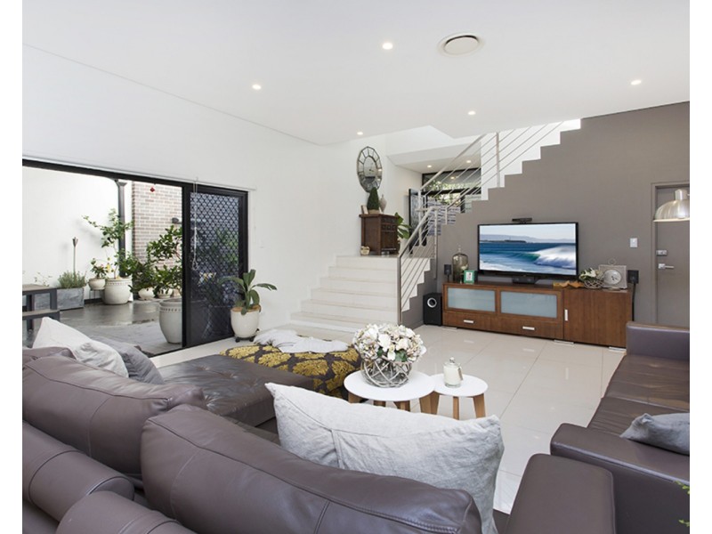 1/8 Collaroy Avenue, Peakhurst NSW 2210