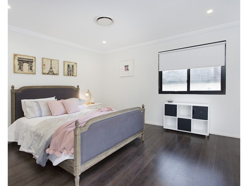 1/8 Collaroy Avenue, Peakhurst NSW 2210