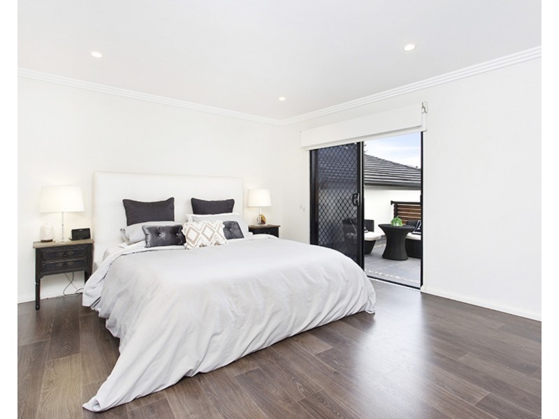 1/8 Collaroy Avenue, Peakhurst NSW 2210