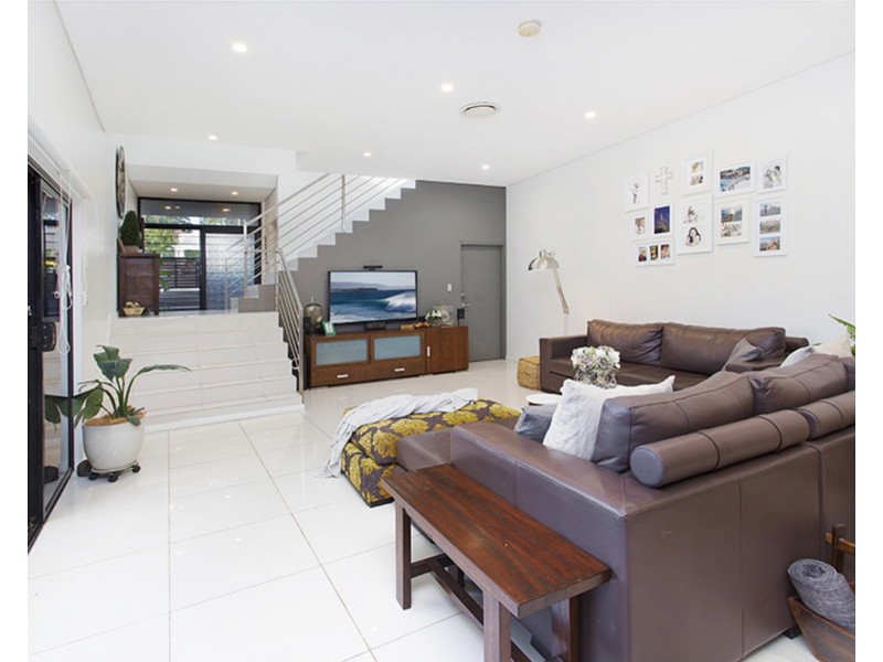 1/8 Collaroy Avenue, Peakhurst NSW 2210