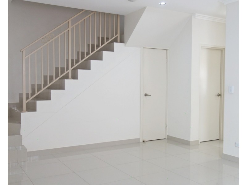 8 Roslyn Avenue, Panania NSW 2213