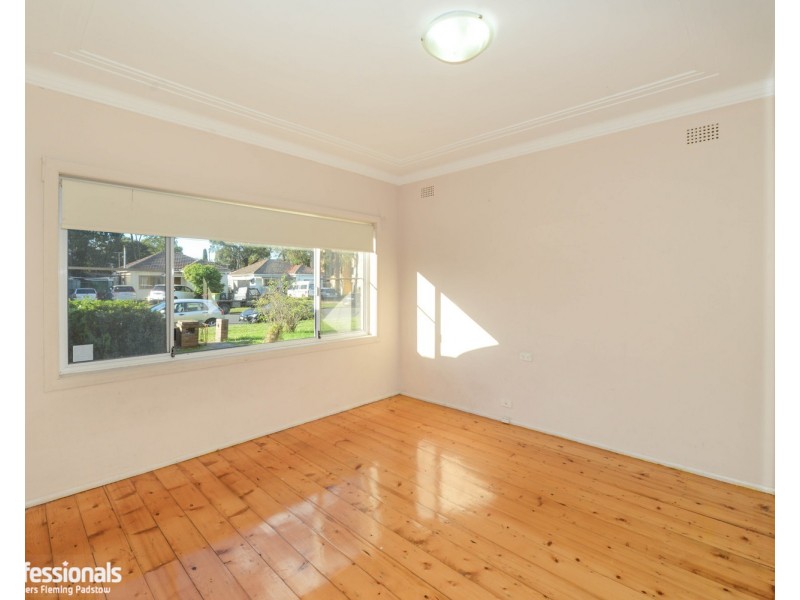 9 Swan Street, Revesby NSW 2212