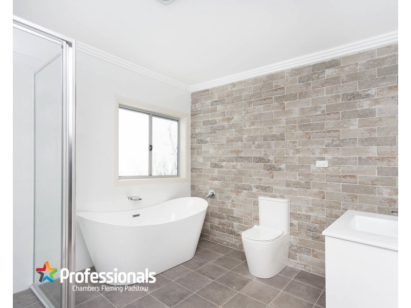 8A Monie Avenue, East Hills NSW 2213