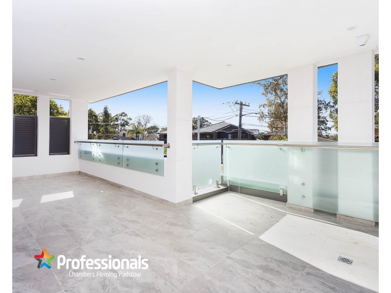 8A Monie Avenue, East Hills NSW 2213