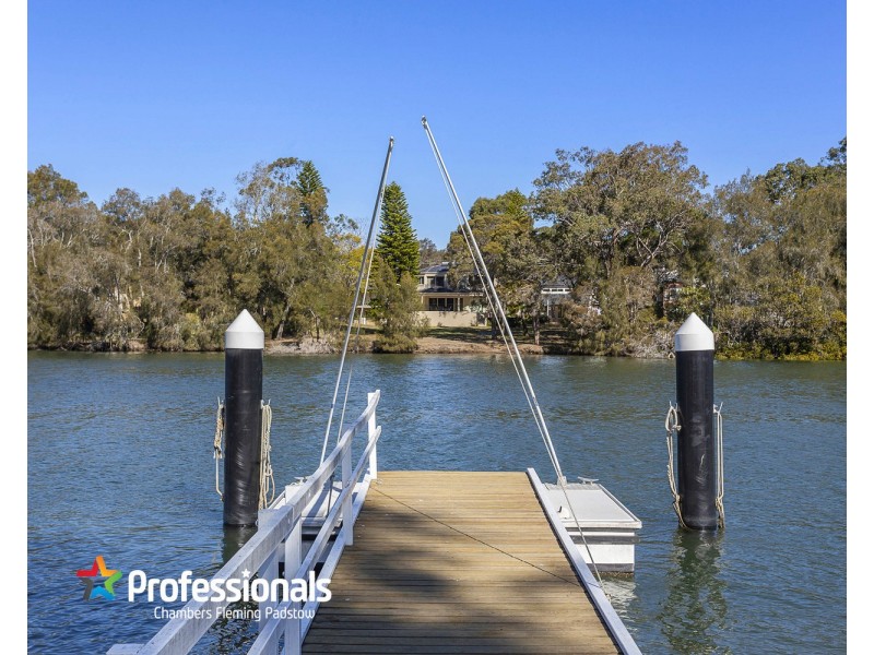 590 Henry Lawson Drive, East Hills NSW 2213