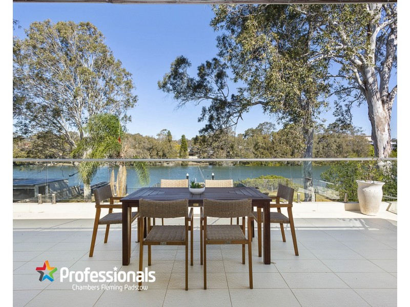 590 Henry Lawson Drive, East Hills NSW 2213