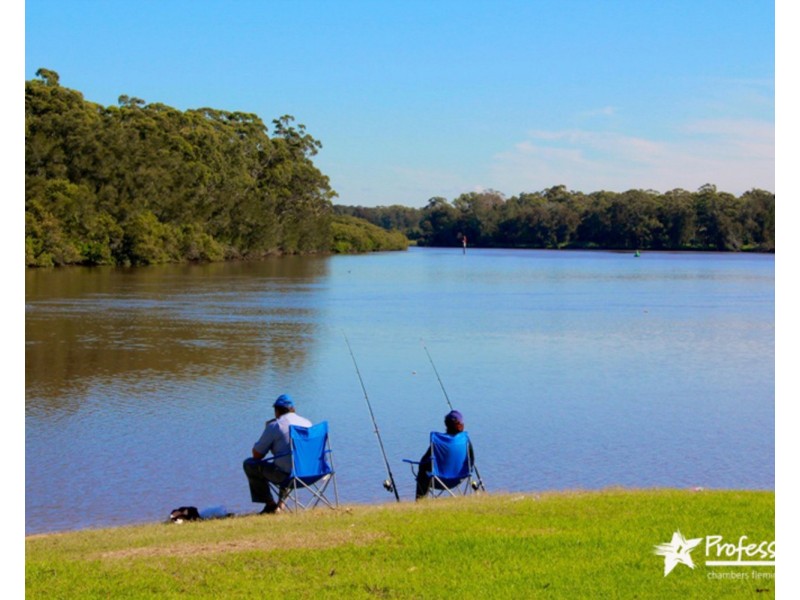 595B Henry Lawson Drive, East Hills NSW 2213