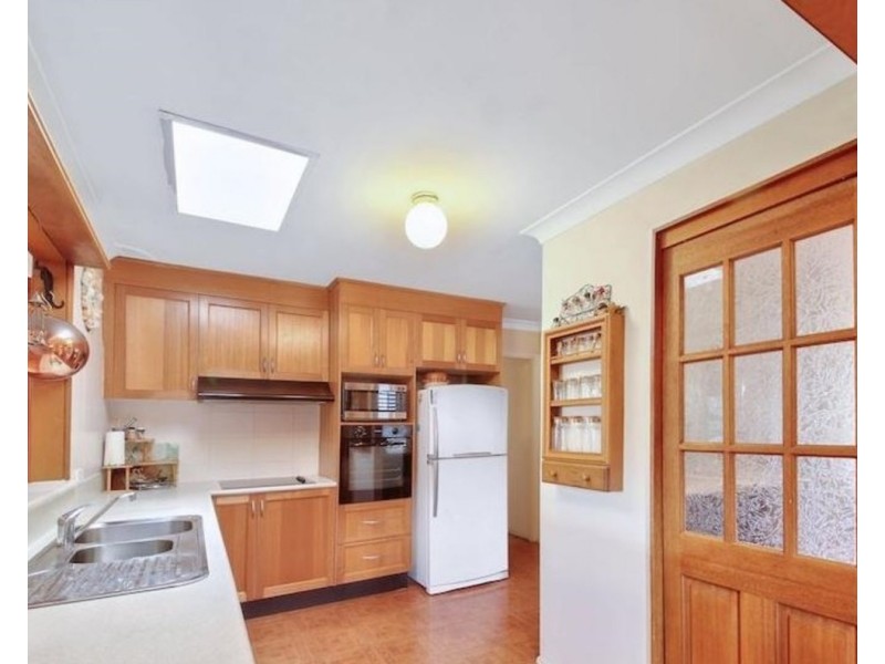 6 Harrow Road, Glenfield NSW 2167