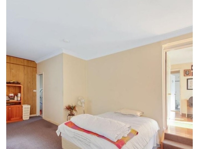 6 Harrow Road, Glenfield NSW 2167