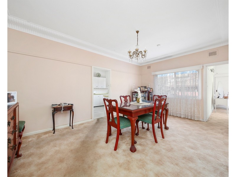 61  Victor Avenue, Picnic Point NSW 2213