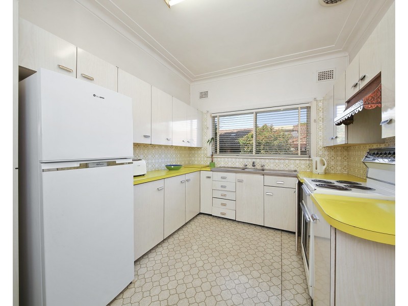 61  Victor Avenue, Picnic Point NSW 2213
