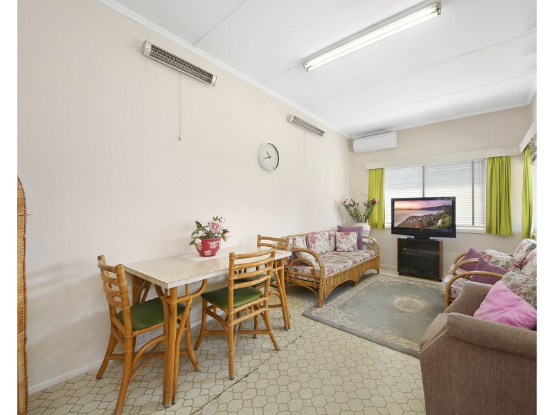 61  Victor Avenue, Picnic Point NSW 2213