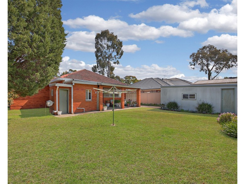 61  Victor Avenue, Picnic Point NSW 2213