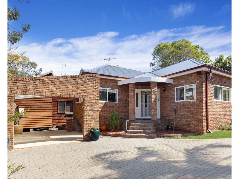 2 Carinya Road, Picnic Point NSW 2213