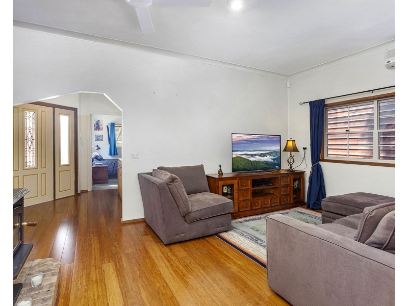 2 Carinya Road, Picnic Point NSW 2213
