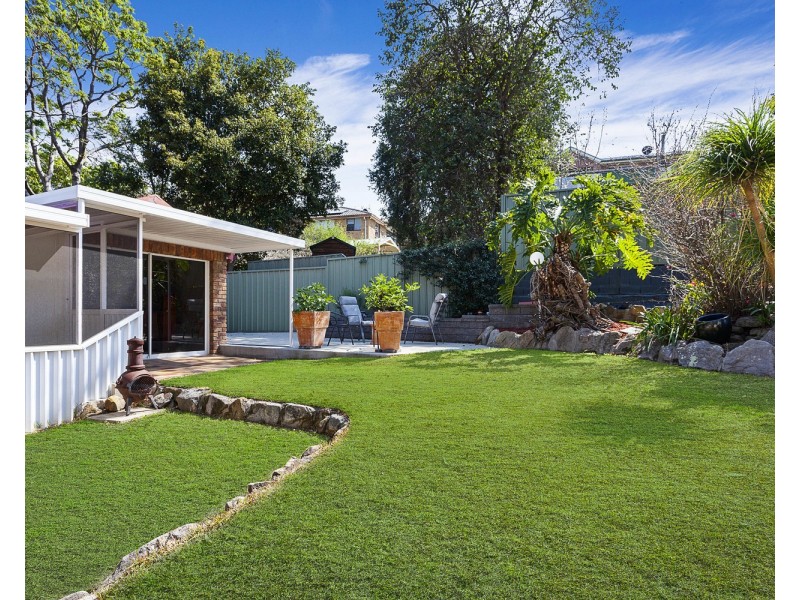 2 Carinya Road, Picnic Point NSW 2213