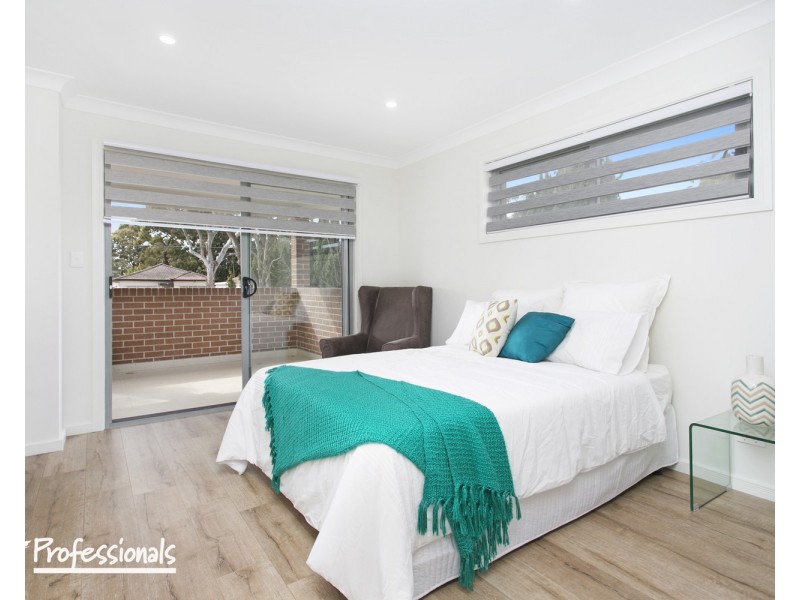 686A Henry Lawson Drive, East Hills NSW 2213