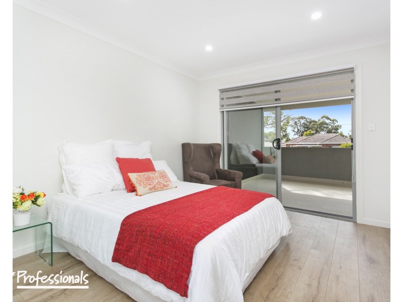 686A Henry Lawson Drive, East Hills NSW 2213