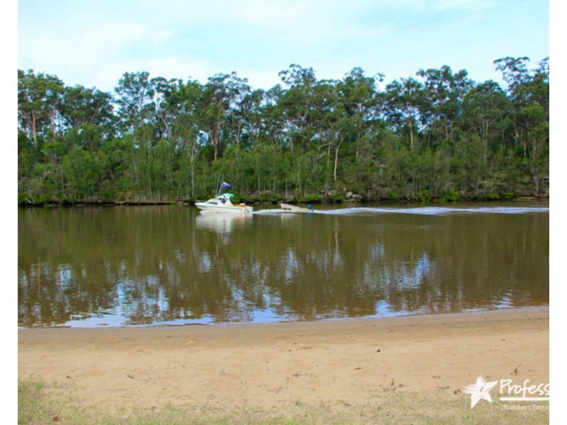 909 Henry Lawson Drive, Picnic Point NSW 2213