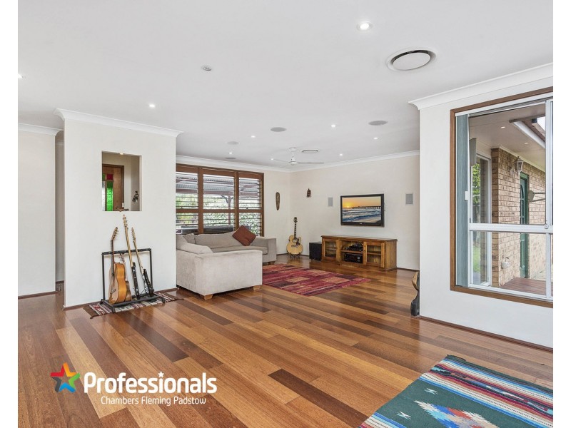 34 Eileen Street, Picnic Point NSW 2213