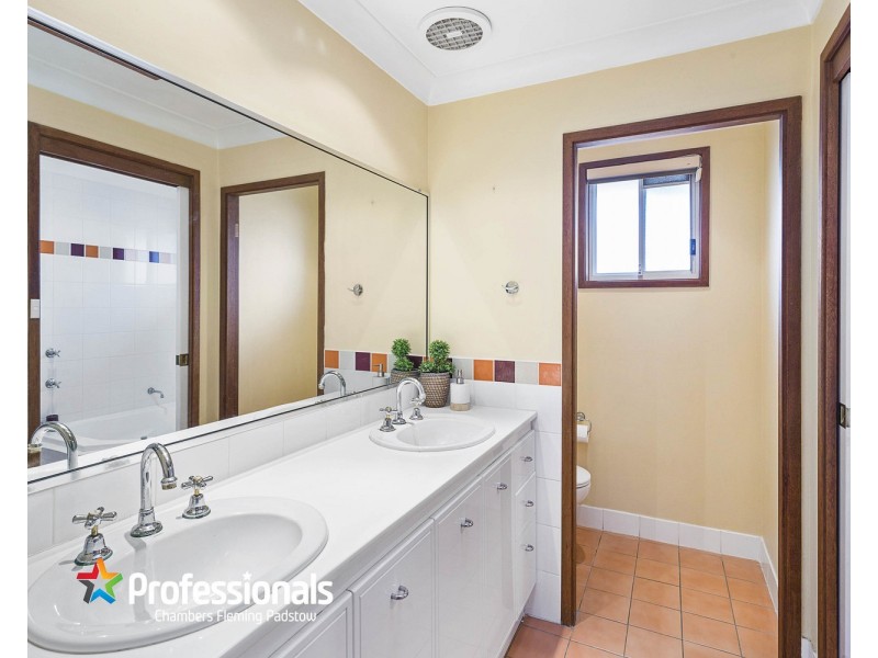 34 Eileen Street, Picnic Point NSW 2213