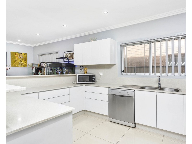 15B Templeton Crescent, Moorebank NSW 2170