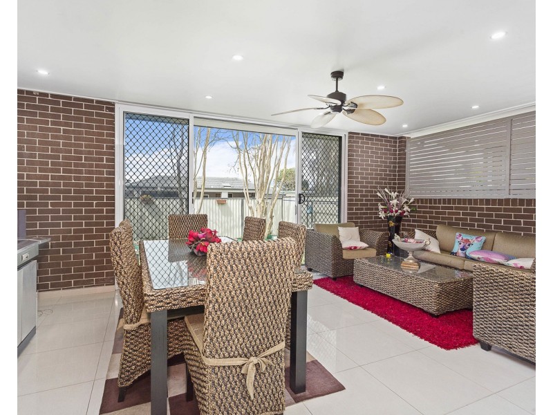 15B Templeton Crescent, Moorebank NSW 2170