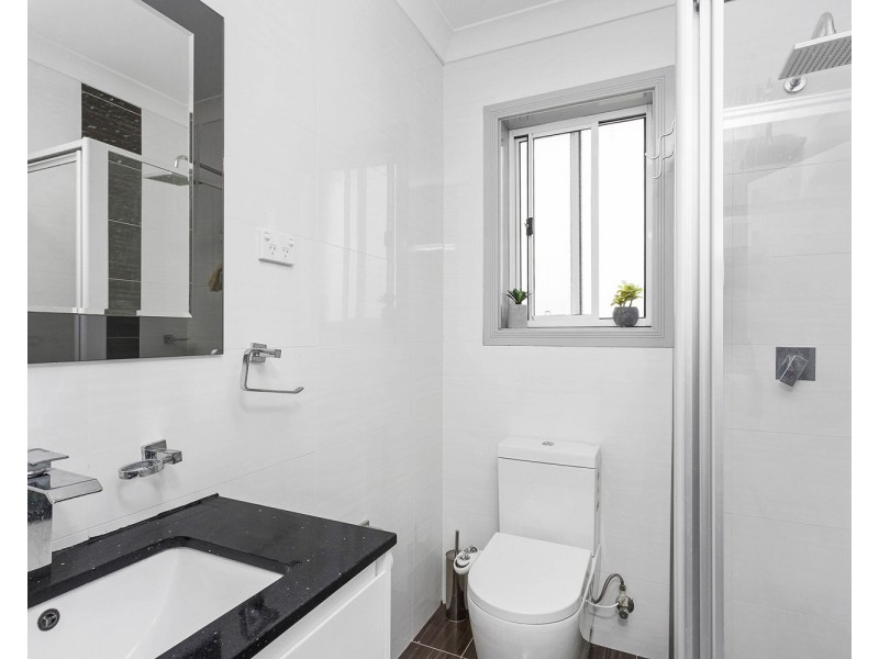 15B Templeton Crescent, Moorebank NSW 2170