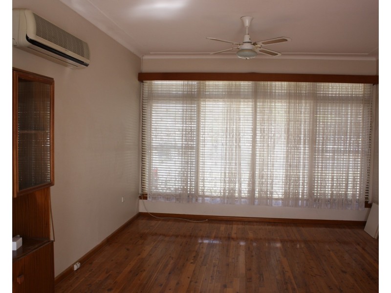 33 Prince Street, Picnic Point NSW 2213