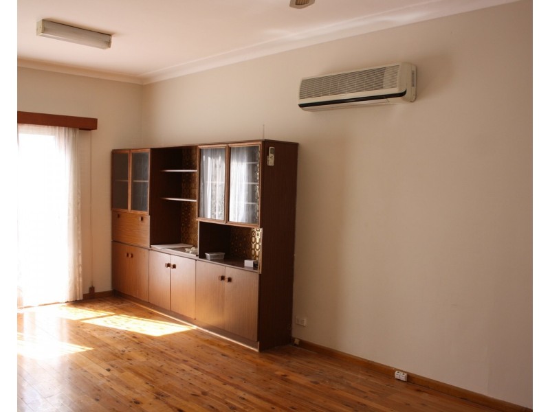 33 Prince Street, Picnic Point NSW 2213