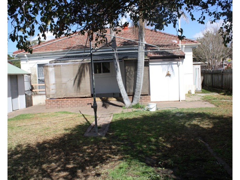 33 Prince Street, Picnic Point NSW 2213