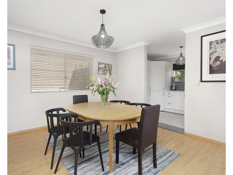 2/879 Henry Lawson Drive, Picnic Point NSW 2213