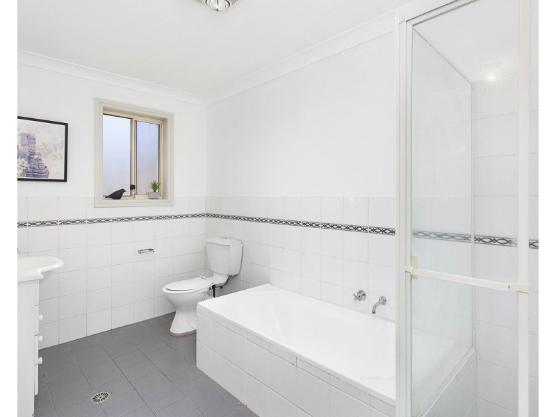 2/879 Henry Lawson Drive, Picnic Point NSW 2213