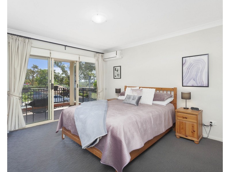 2/879 Henry Lawson Drive, Picnic Point NSW 2213