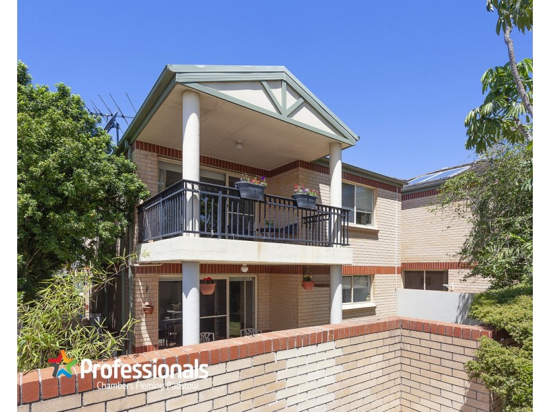 2/879 Henry Lawson Drive, Picnic Point NSW 2213