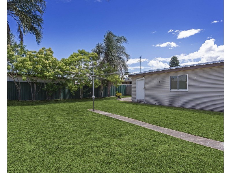 32 Bullecourt Avenue, Milperra NSW 2214