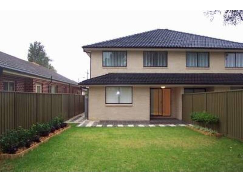 4 Mathews Avenue, East Hills NSW 2213