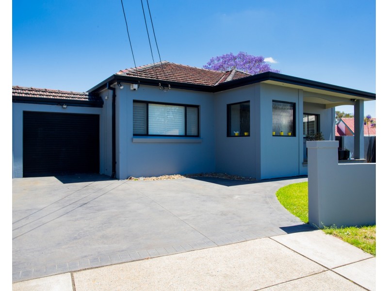 16 Kingston Avenue, Panania NSW 2213