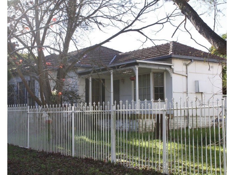909 Henry Lawson Drive, Picnic Point NSW 2213