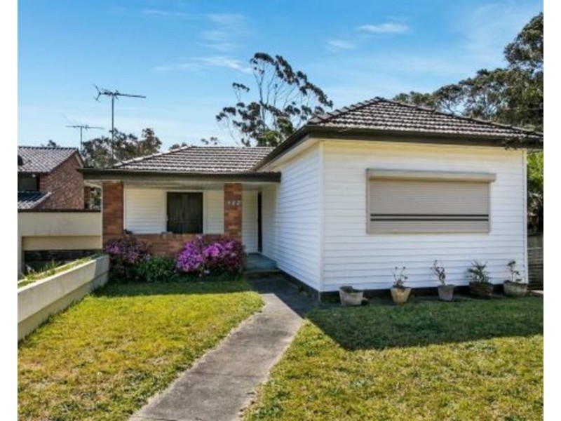 482 Henry Lawson Drive, East Hills NSW 2213