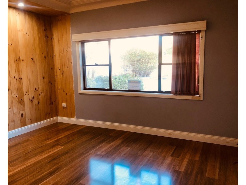 482 Henry Lawson Drive, East Hills NSW 2213