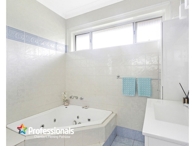 553 Henry Lawson Drive, Milperra NSW 2214