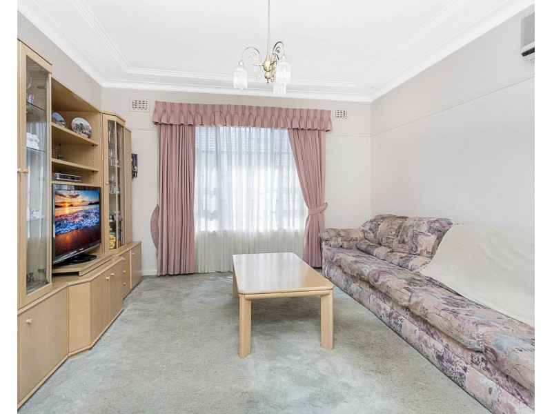 83 Tompson Road, Panania NSW 2213