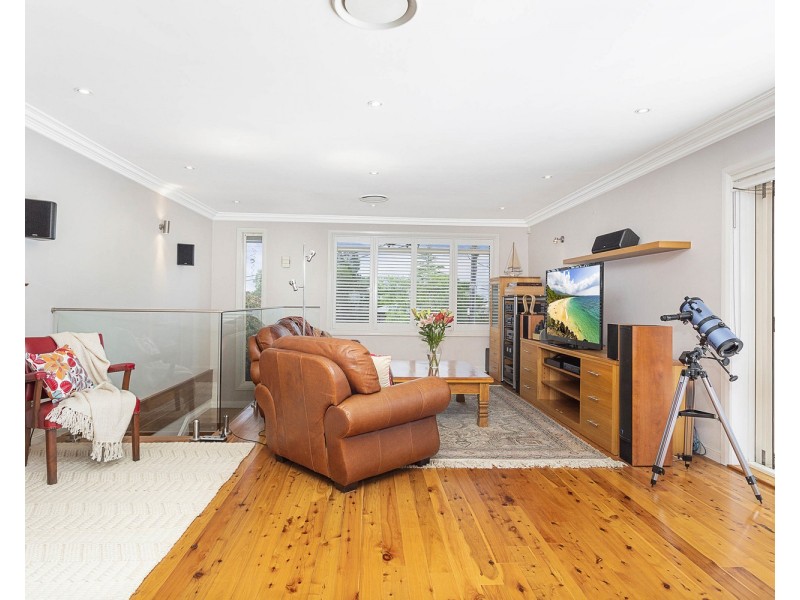 871 Henry Lawson Drive, Picnic Point NSW 2213