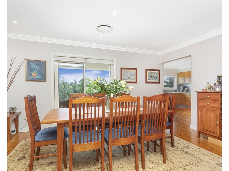 871 Henry Lawson Drive, Picnic Point NSW 2213