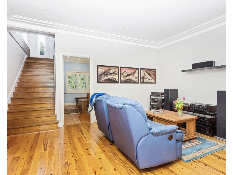 871 Henry Lawson Drive, Picnic Point NSW 2213