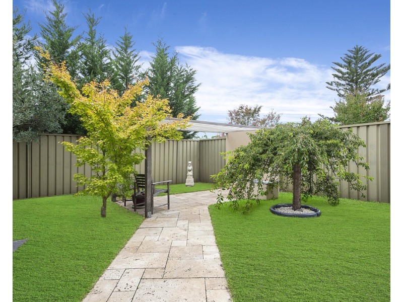 871 Henry Lawson Drive, Picnic Point NSW 2213
