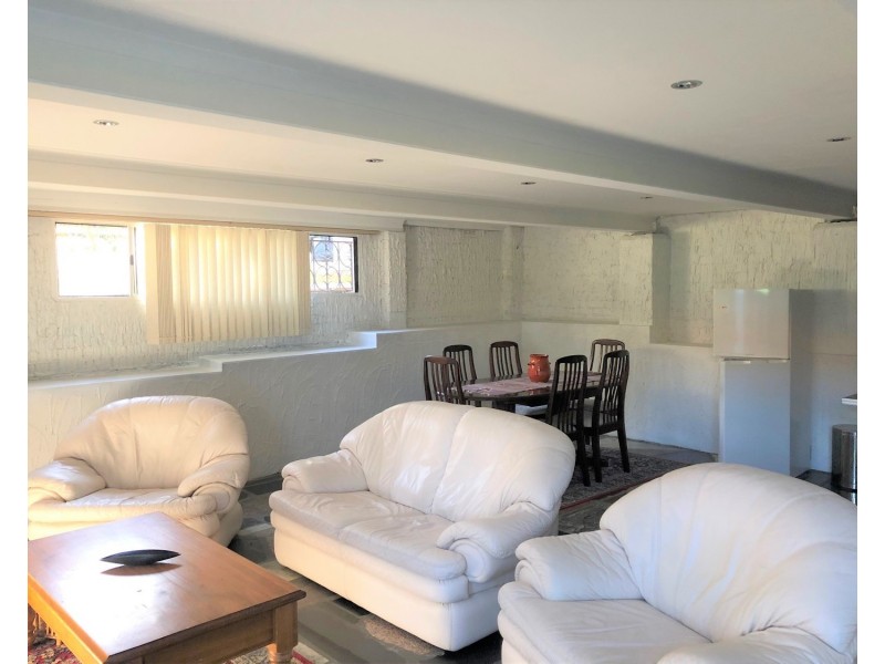 2B Forshaw Avenue, Peakhurst NSW 2210