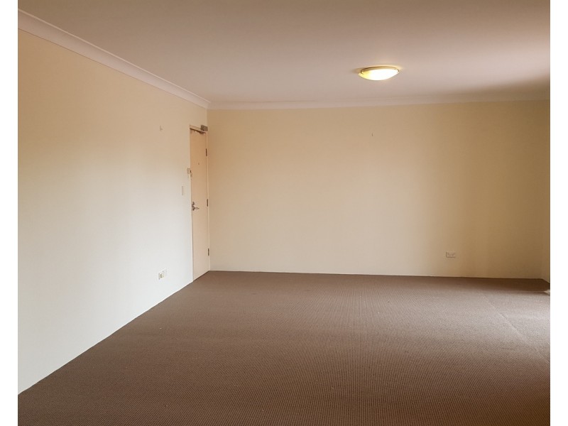 3/49 Maclaurin Avenue, East Hills NSW 2213