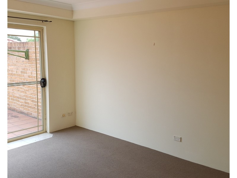 3/49 Maclaurin Avenue, East Hills NSW 2213